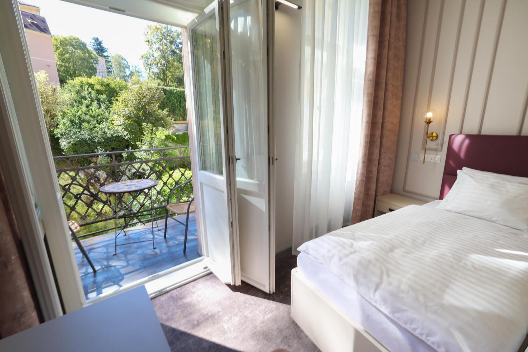 Boutique Hotel Ambiente ****+ Karlovy Vary Kültér fotó