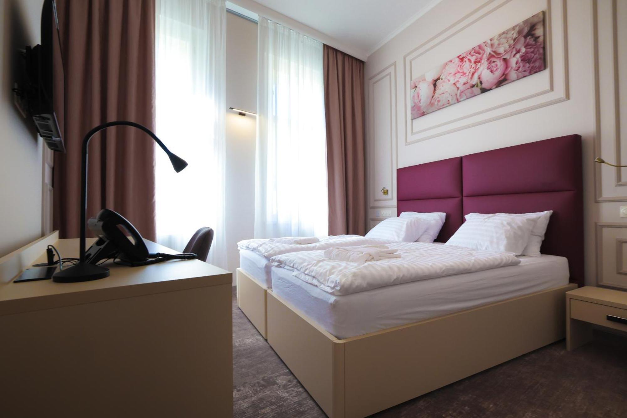 Boutique Hotel Ambiente ****+ Karlovy Vary Kültér fotó