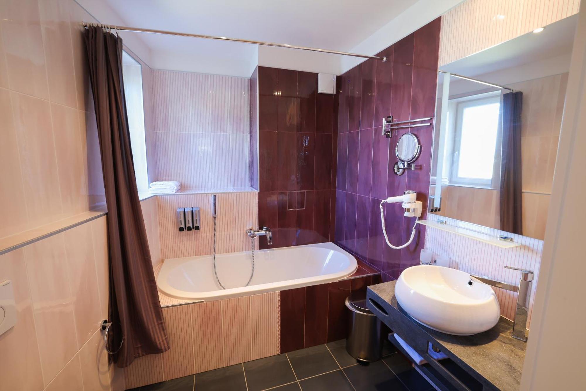 Boutique Hotel Ambiente ****+ Karlovy Vary Kültér fotó