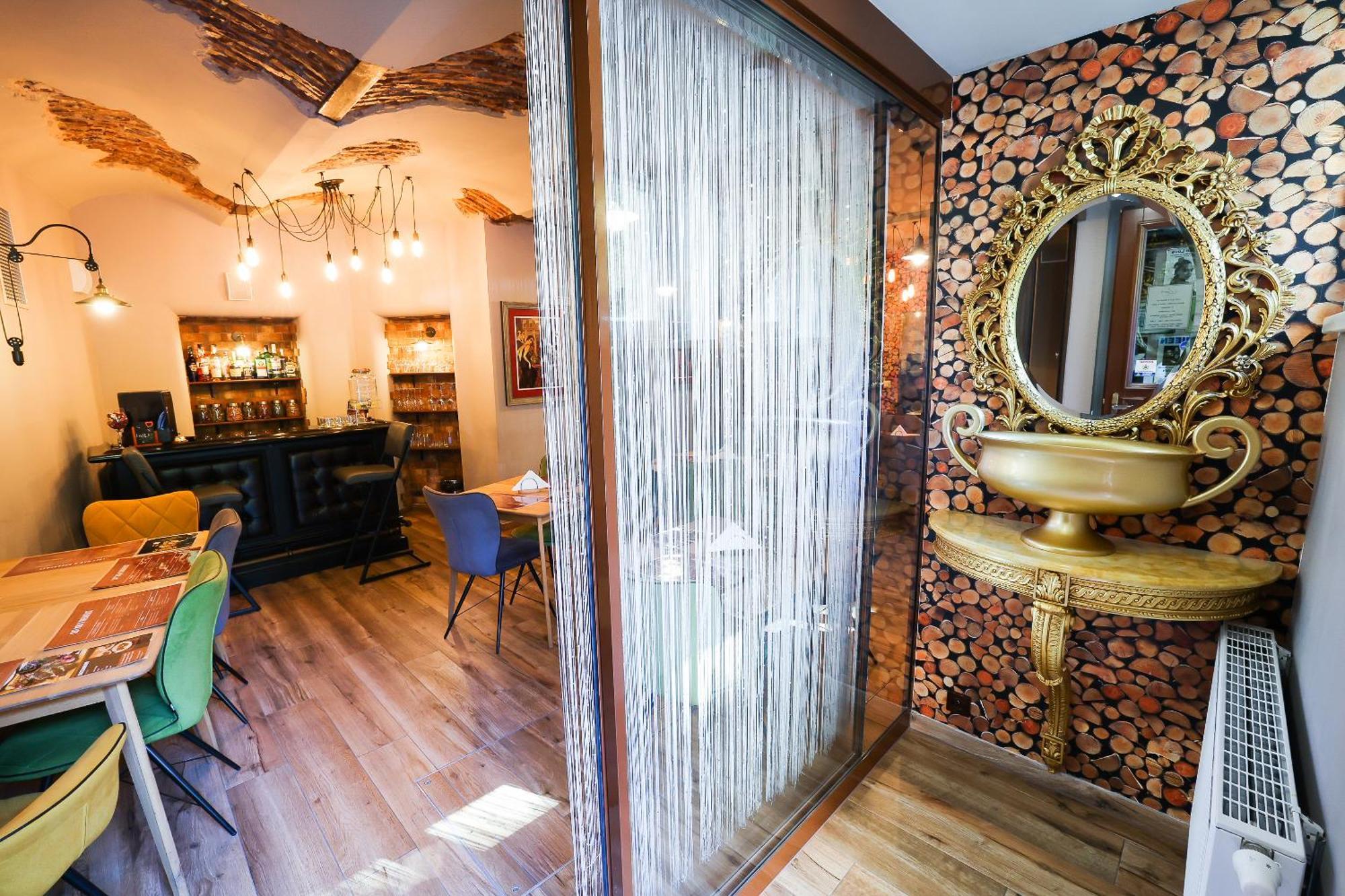 Boutique Hotel Ambiente ****+ Karlovy Vary Kültér fotó